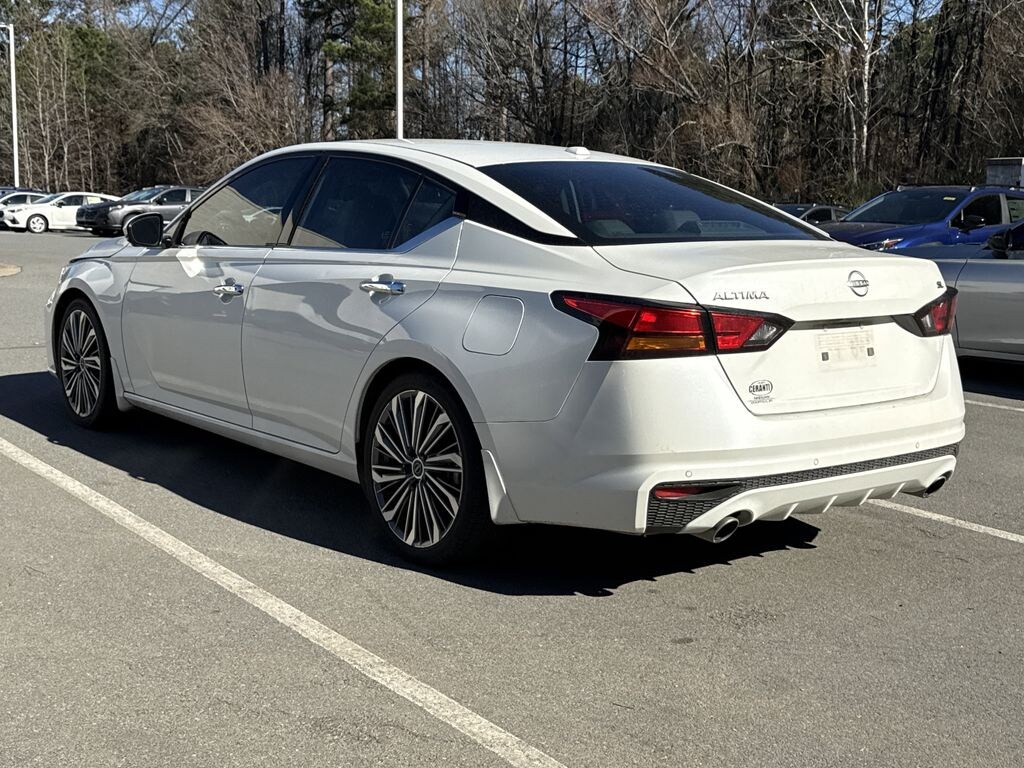 Used 2024 Nissan Altima 2.5 SL Sedan