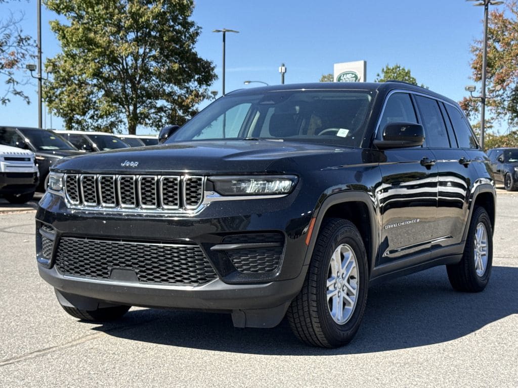 2023 Jeep Grand Cherokee Laredo's photo