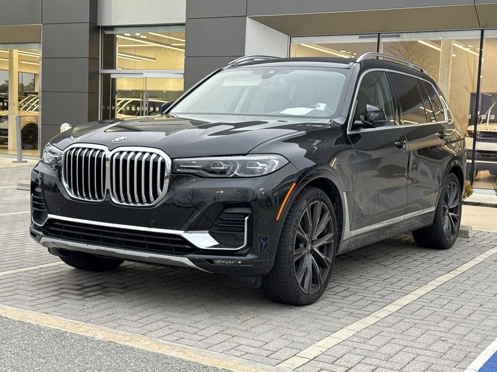 2022 BMW X7 40i's photo