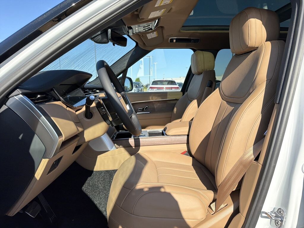 New 2026 Land Rover Range Rover Plug-In Hybrid SE SUV
