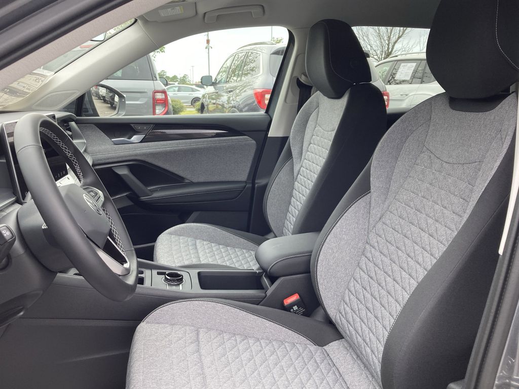 2025 Volkswagen Tiguan S - Photo 11