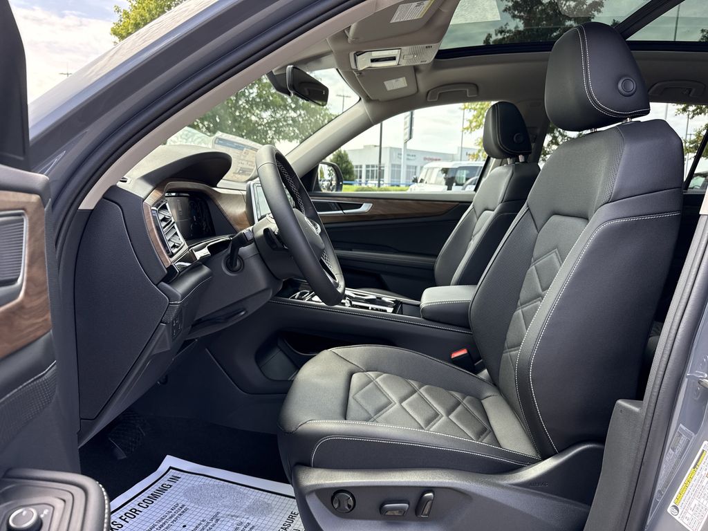 2026 Volkswagen Atlas SE w/Tech - Photo 11