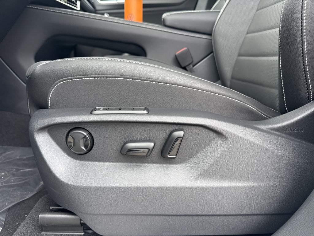 2025 Volkswagen Atlas Cross Sport SEL - Photo 24