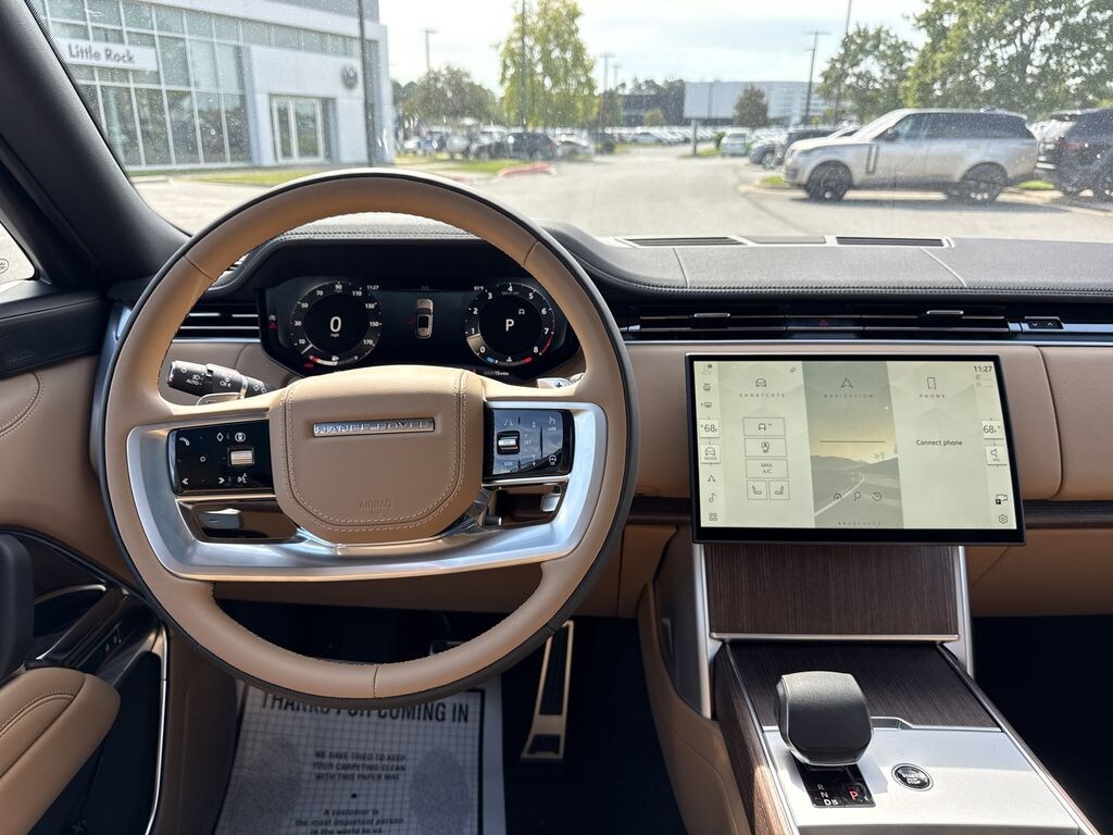 New 2025 Land Rover Range Rover SE SUV