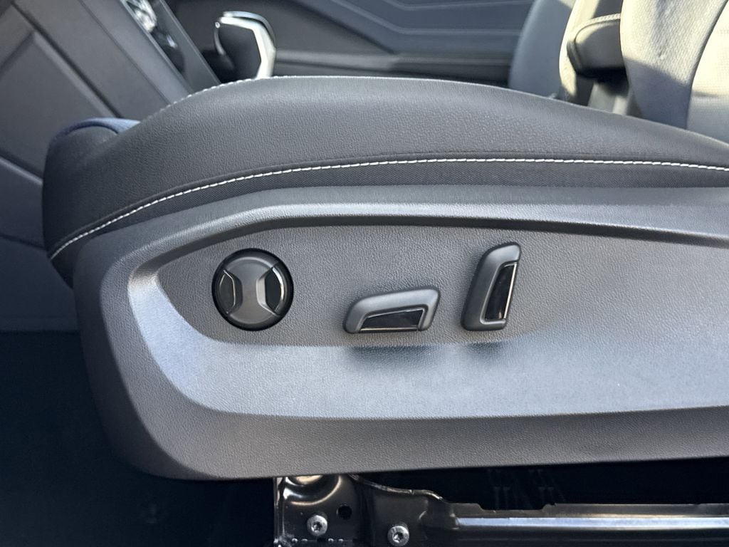 2026 Volkswagen Taos SEL - Photo 24