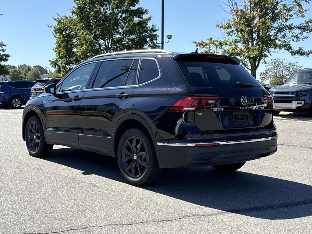 2024 Volkswagen Tiguan SE Wolfsburg Edition photo 2