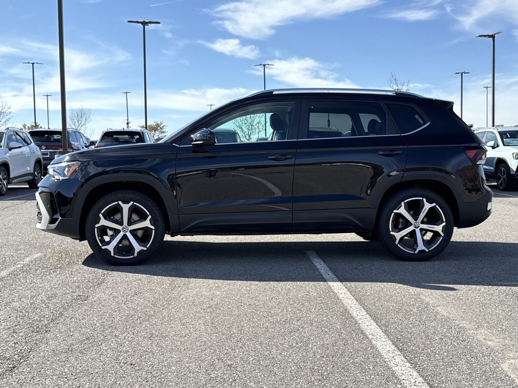 2026 Volkswagen Taos SEL photo 2