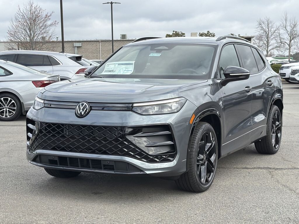 New 2026 Volkswagen Tiguan 2.0T SE R-Line Black SUV