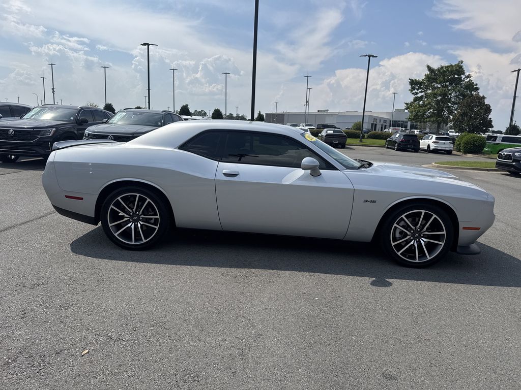 2023 Dodge Challenger R/T photo 4