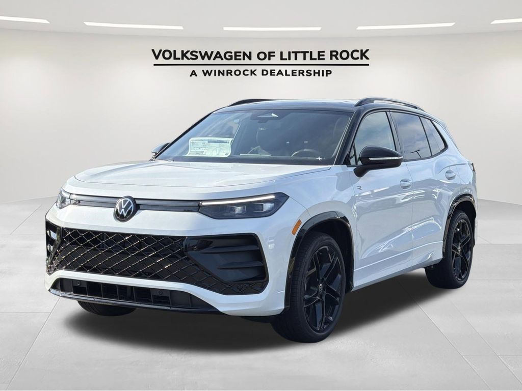 2026 Volkswagen Tiguan 2.0T SE R-Line Black's photo