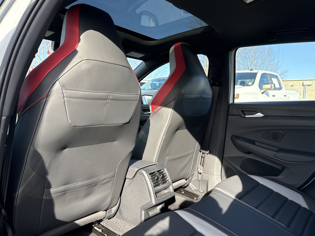 2026 Volkswagen Golf GTI SE - Photo 13