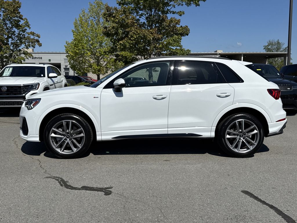 2024 Audi Q3 S line Premium photo 2