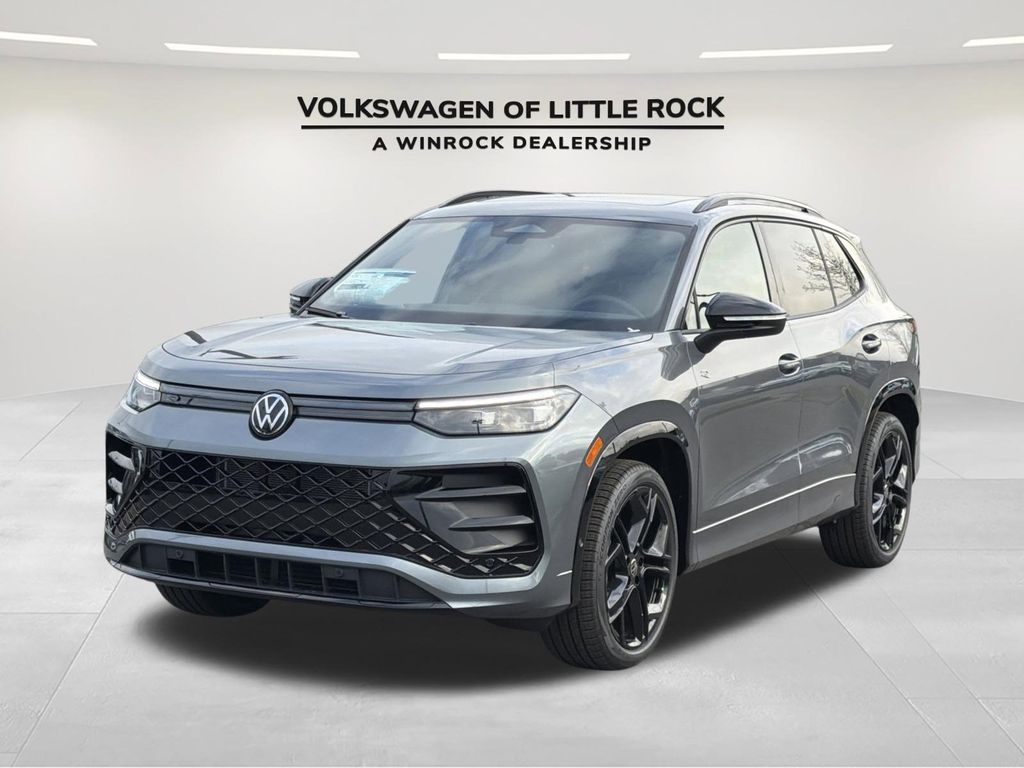 2026 Volkswagen Tiguan 2.0T SE R-Line Black's photo