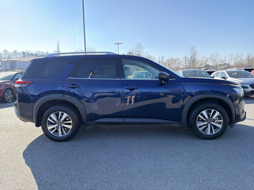 Used 2022 Nissan Pathfinder SL SUV