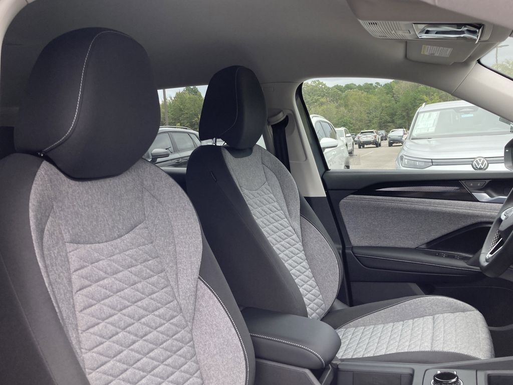 2025 Volkswagen Tiguan S - Photo 17