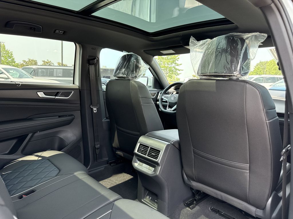 2025 Volkswagen Atlas Cross Sport SEL Premium R-LINE - Photo 16