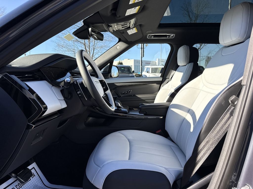 New 2026 Land Rover Range Rover Sport Dynamic SE SUV