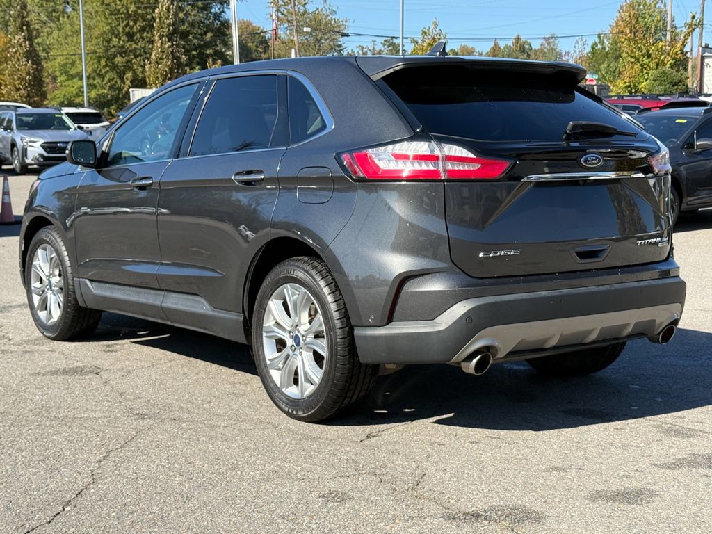 2020 Ford Edge Titanium photo 2