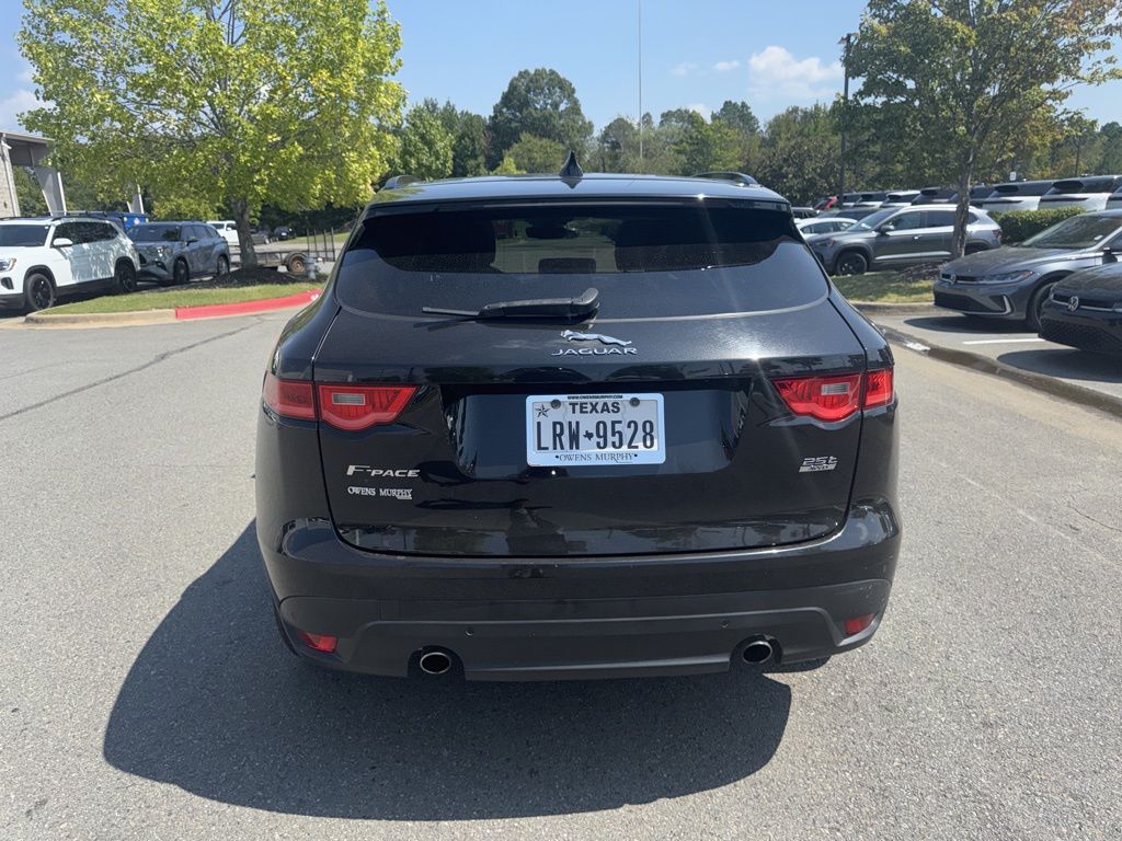 2019 Jaguar F-PACE Premium photo 4