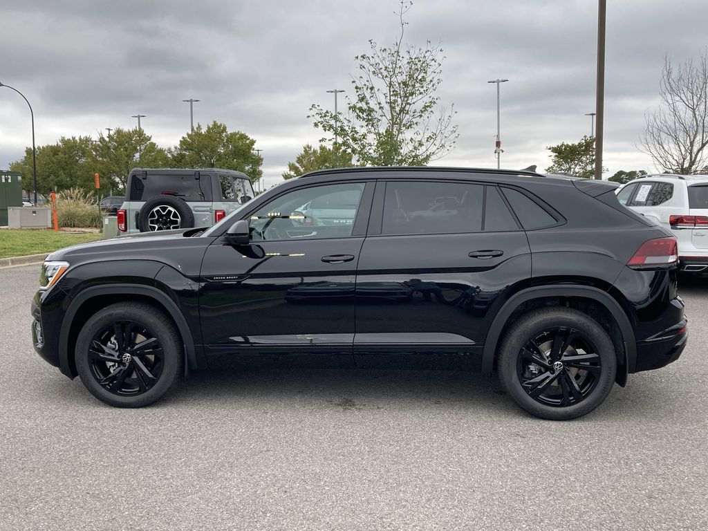 2026 Volkswagen Atlas Cross Sport SEL R-Line photo 2