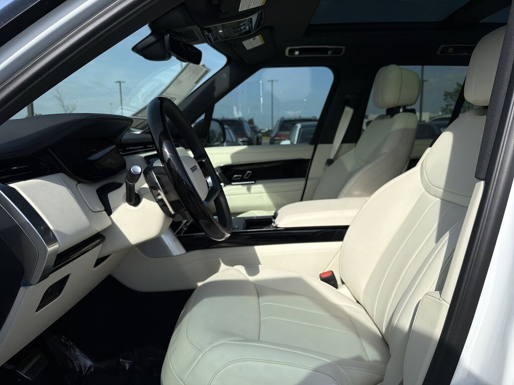 New 2026 Land Rover Range Rover SE SUV