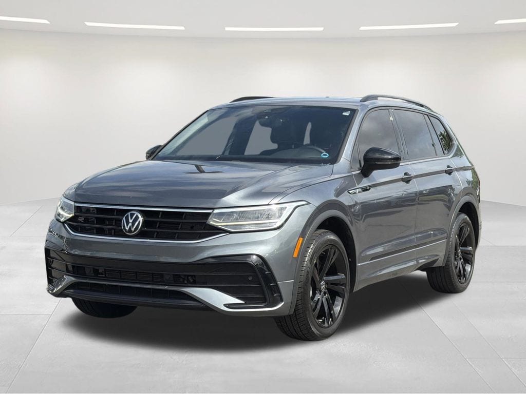 2023 Volkswagen Tiguan 2.0T SE R-Line Black's photo