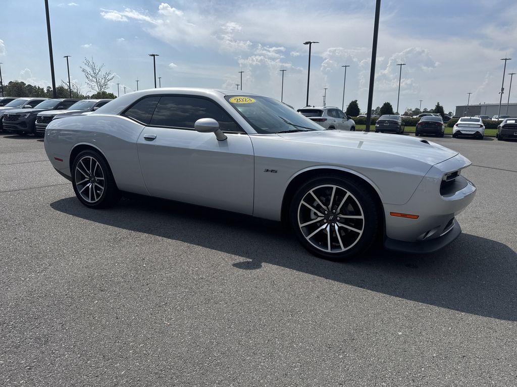 2023 Dodge Challenger R/T photo 3