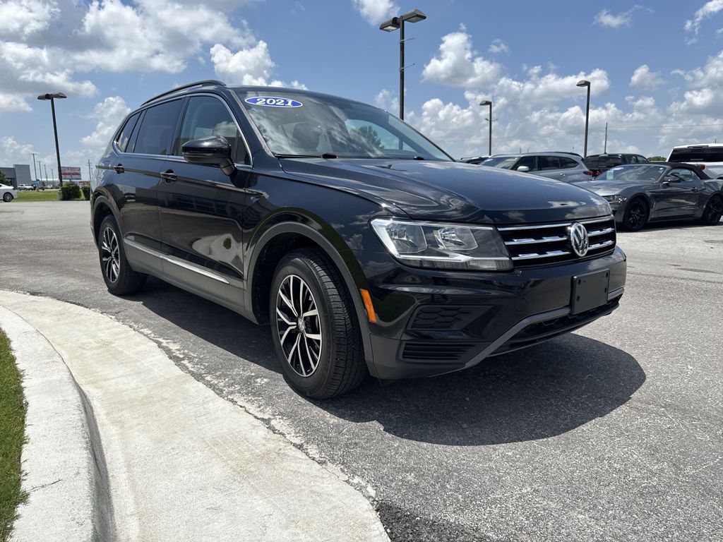 2021 Volkswagen Tiguan SE photo 2