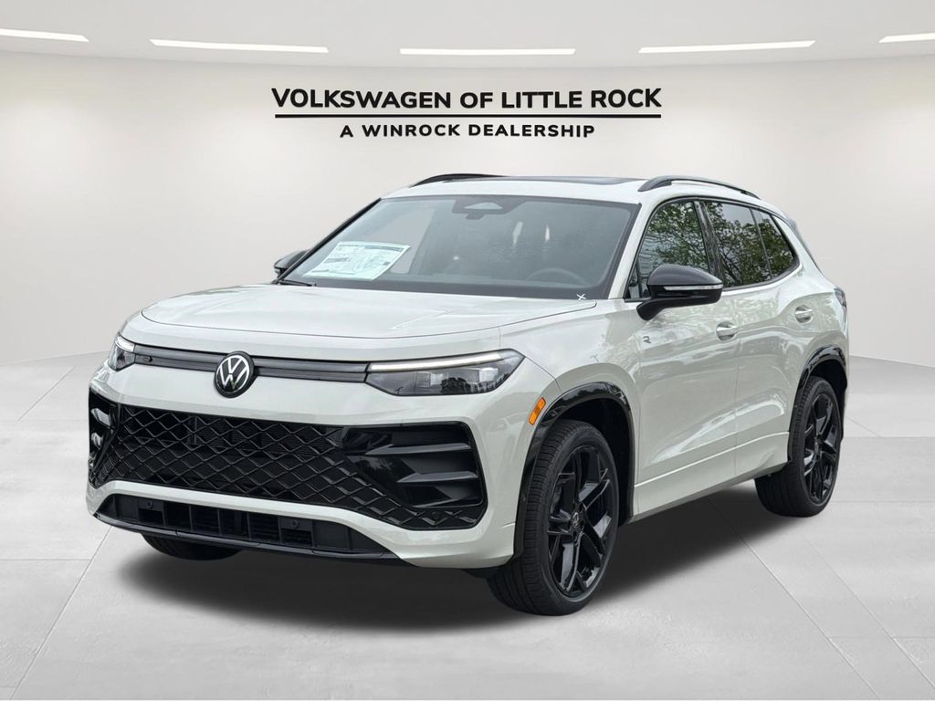 2026 Volkswagen Tiguan 2.0T SE R-Line Black's photo