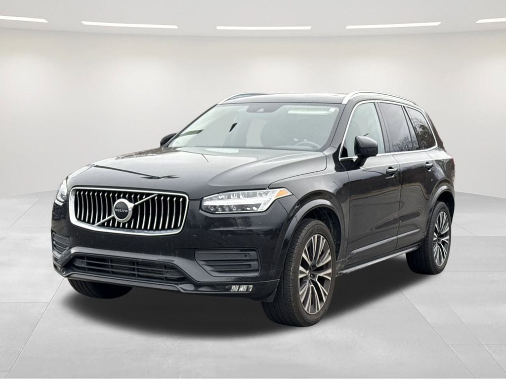 2021 Volvo XC90 Momentum's photo