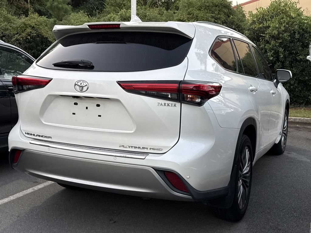 2021 Toyota Highlander Platinum photo 4