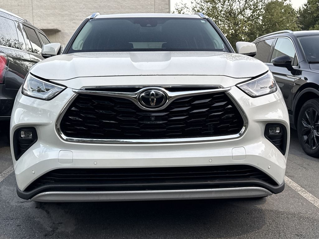 2021 Toyota Highlander Platinum photo 2