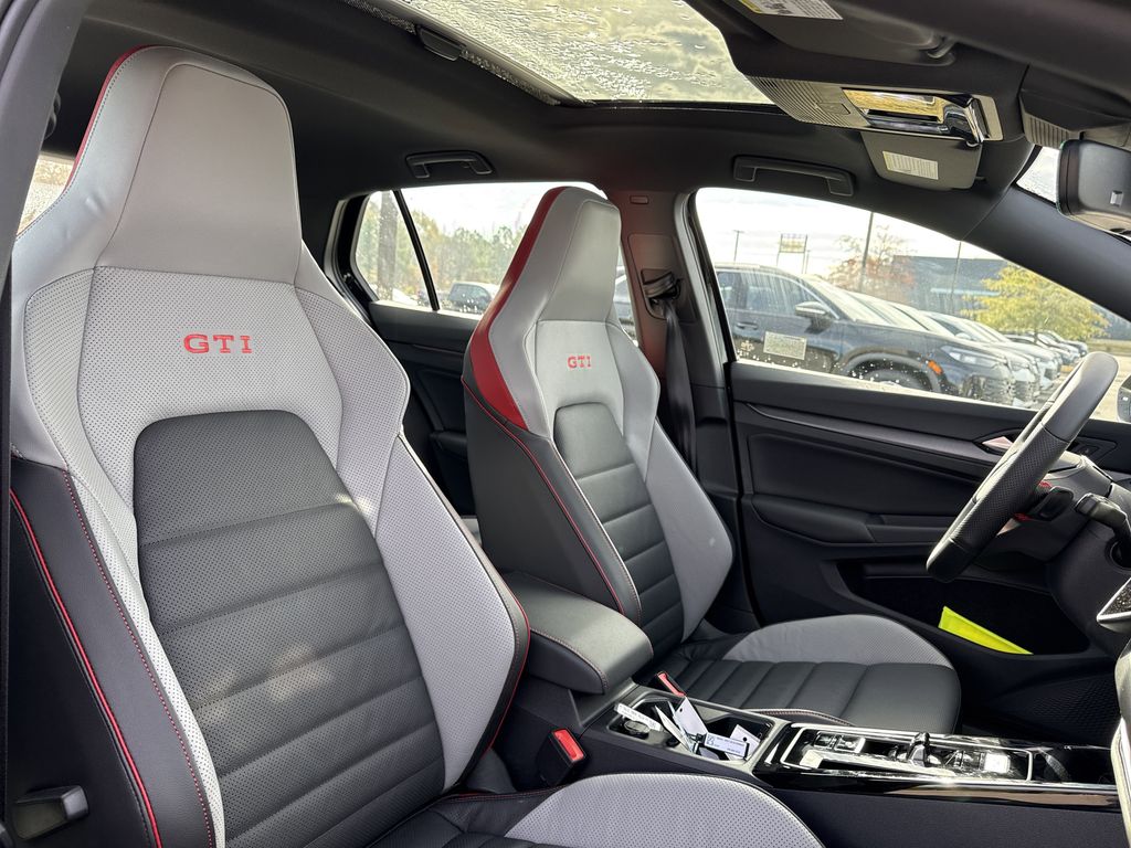 2026 Volkswagen Golf GTI SE - Photo 16