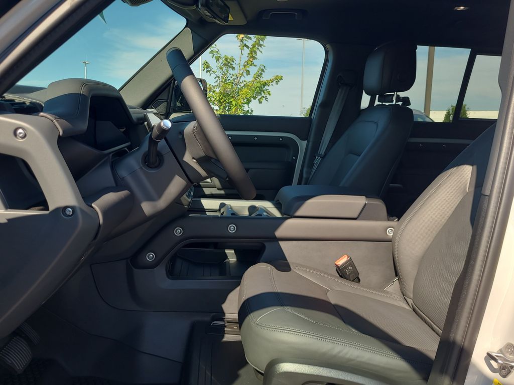 New 2026 Land Rover Defender 110 X-Dynamic SE SUV