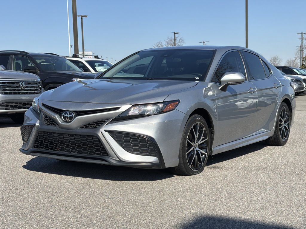 Used 2022 Toyota Camry SE Sedan