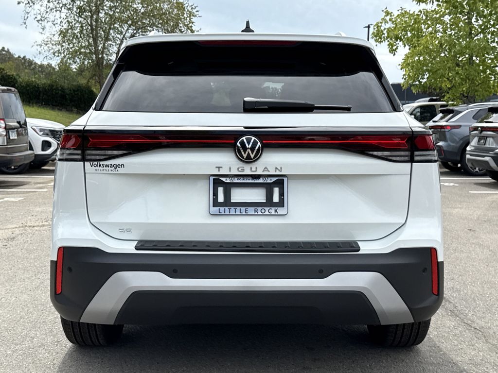 2025 Volkswagen Tiguan SE photo 2