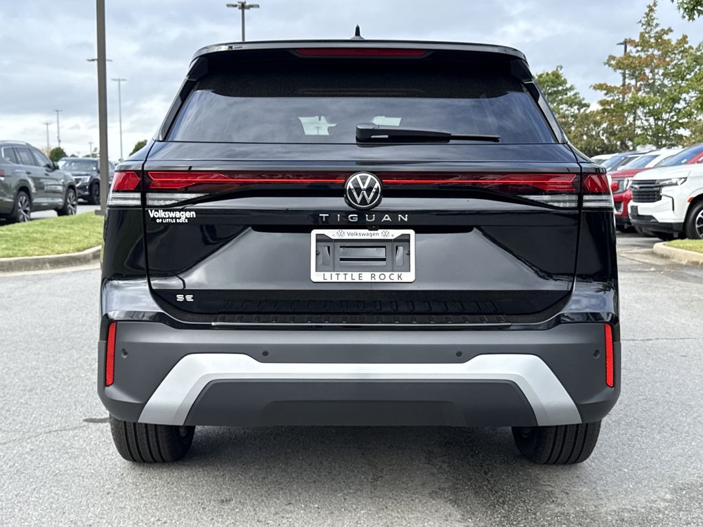 2025 Volkswagen Tiguan SE photo 3