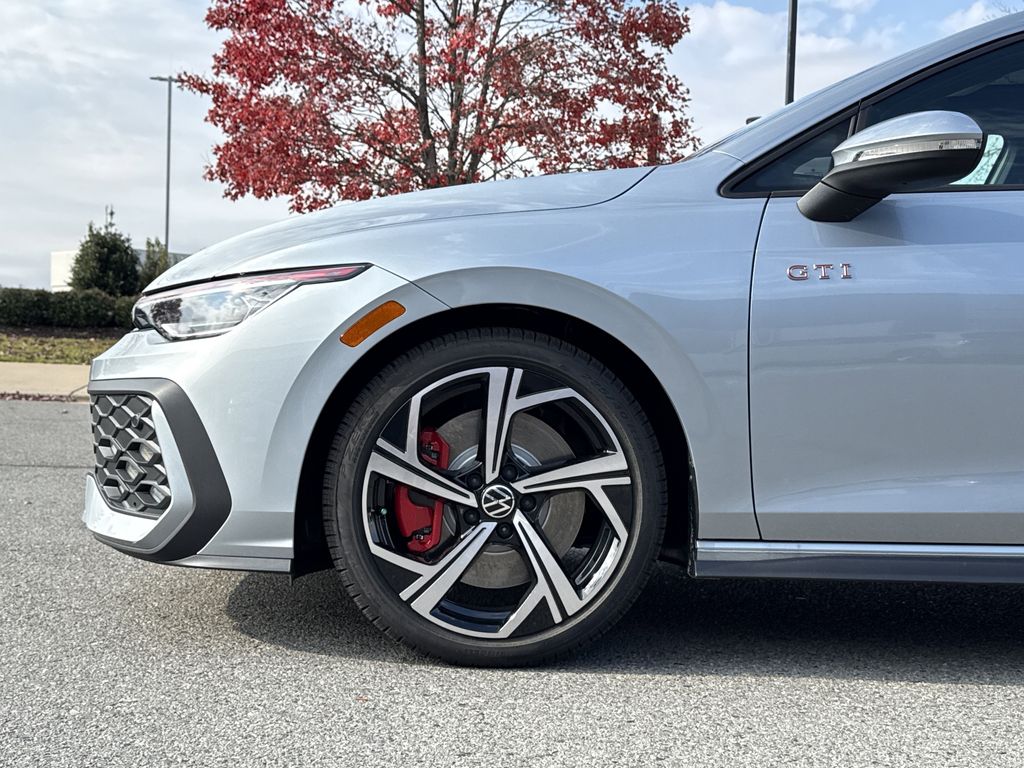 2026 Volkswagen Golf GTI SE - Photo 9