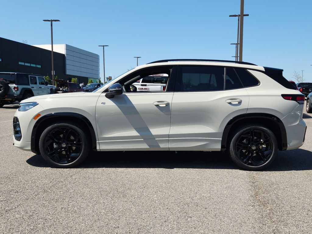 2025 Volkswagen Tiguan SE R-Line Black photo 2