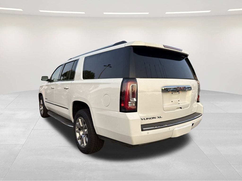 2020 Gmc Yukon XL Denali photo 2