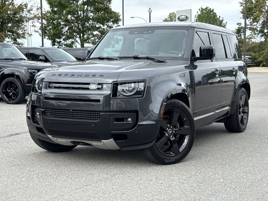 2025 Land Rover Defender V8's photo