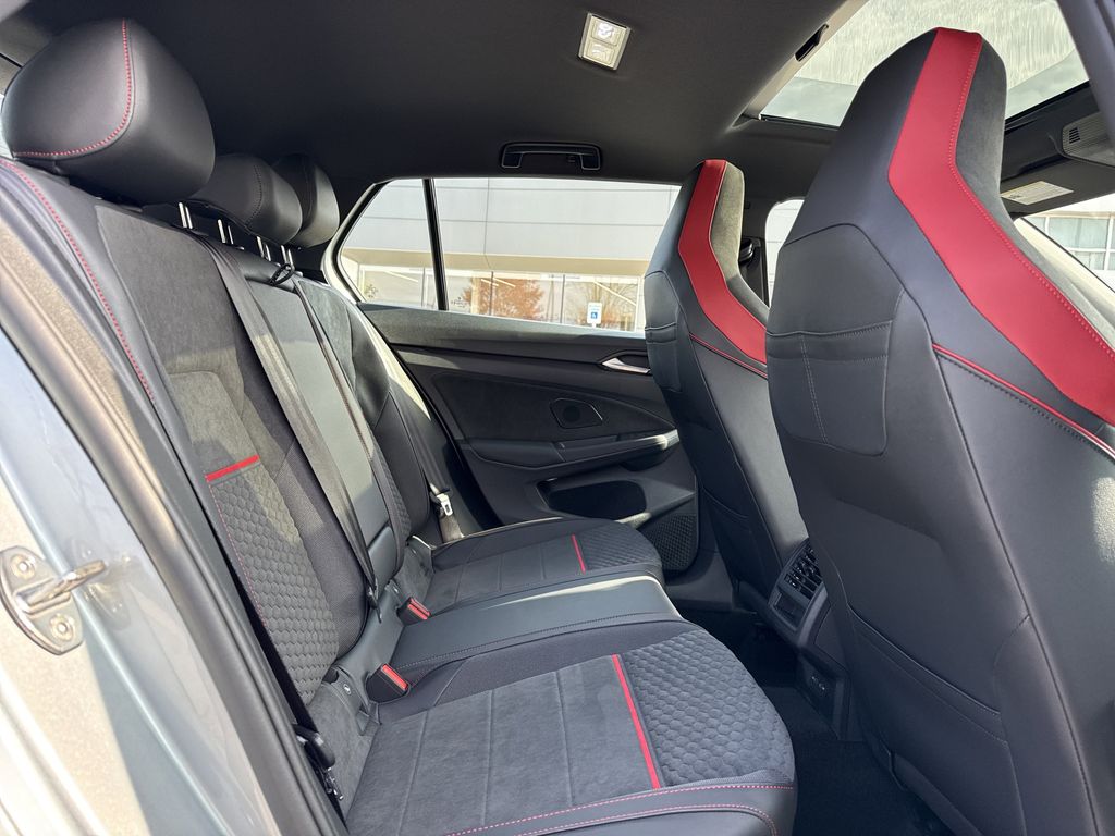 2026 Volkswagen Golf GTI SE - Photo 15