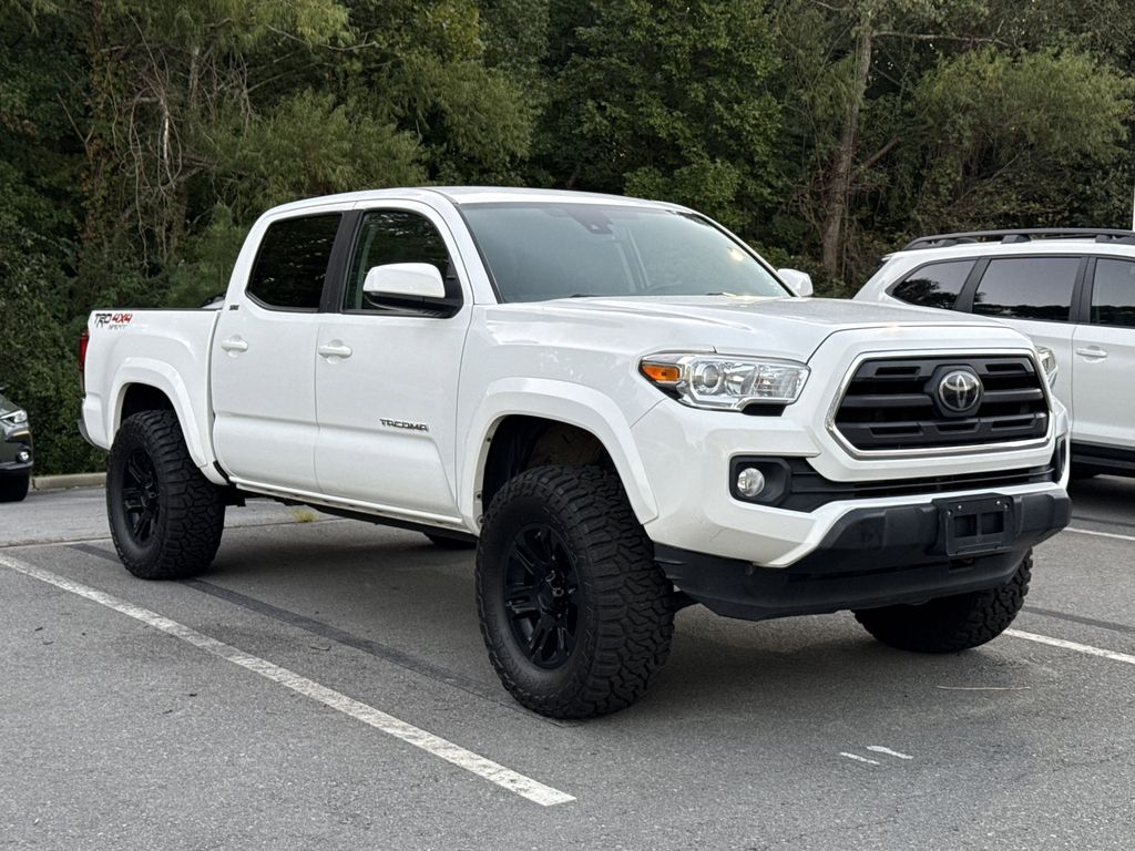 2019 Toyota Tacoma SR5 V6 photo 3