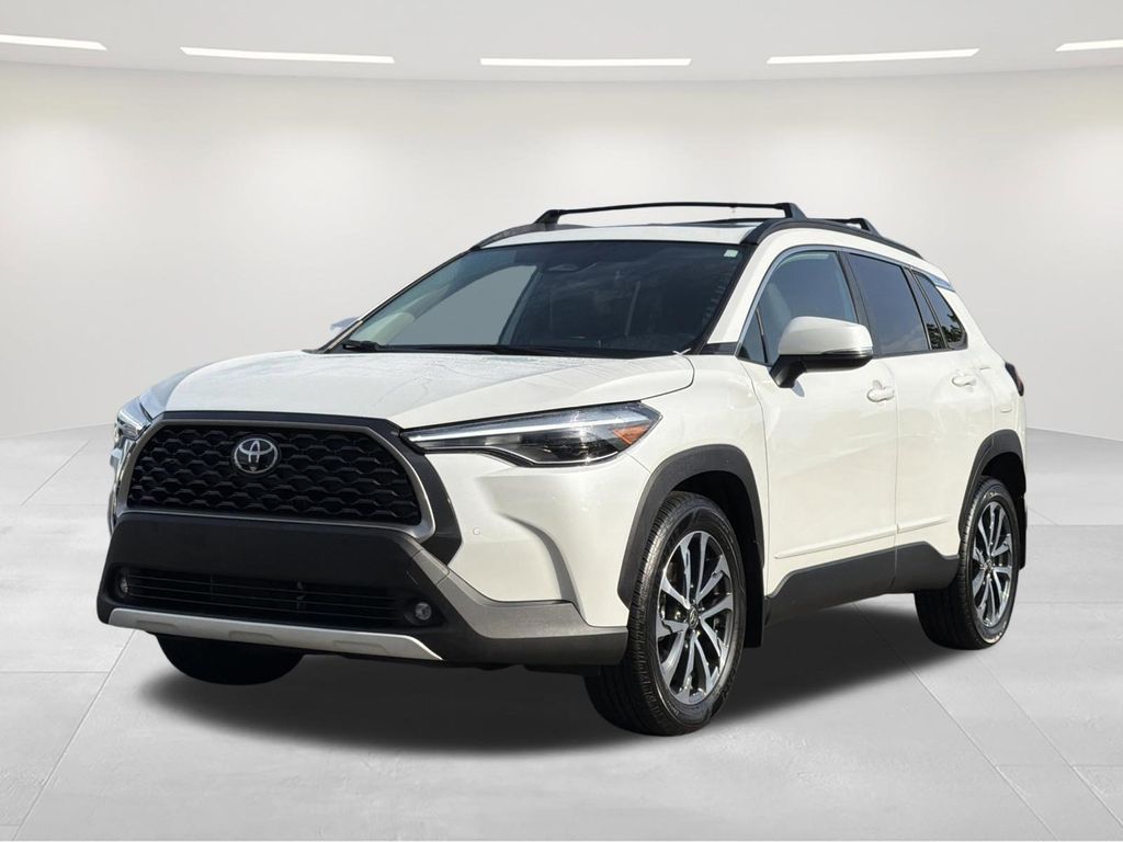 2024 Toyota Corolla Cross XLE FWD's photo