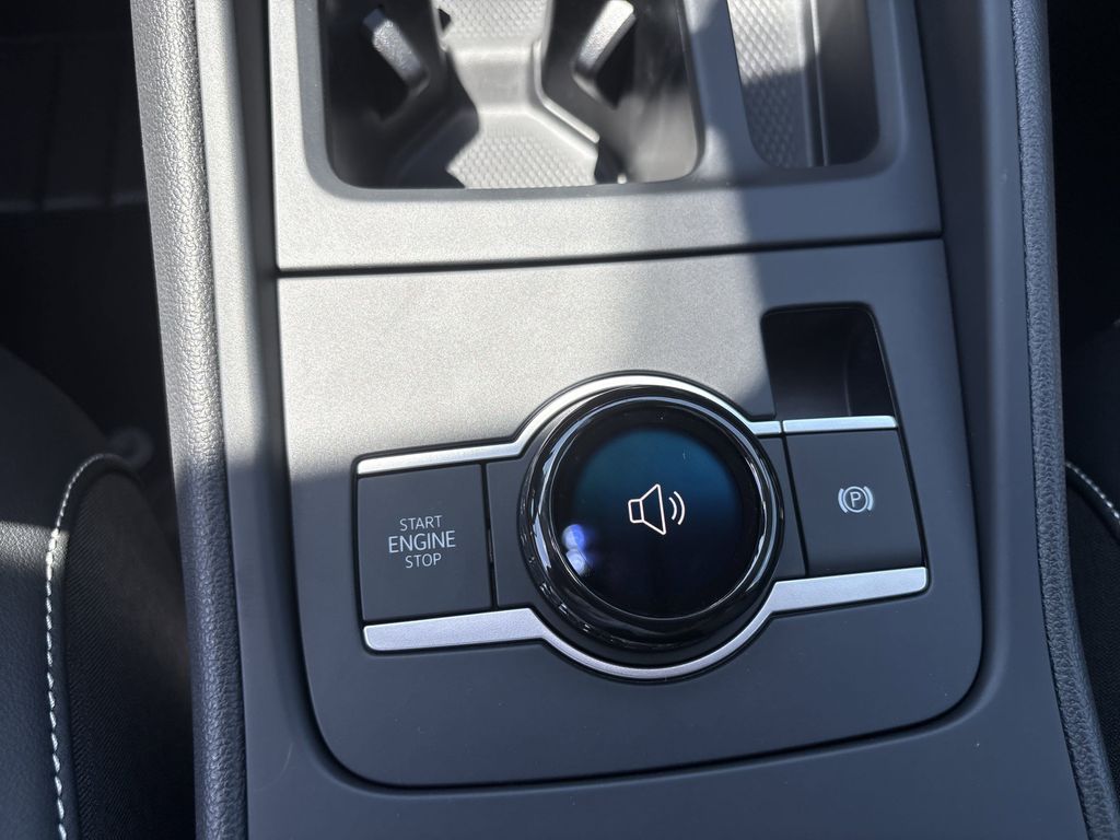 2025 Volkswagen Tiguan SE - Photo 31