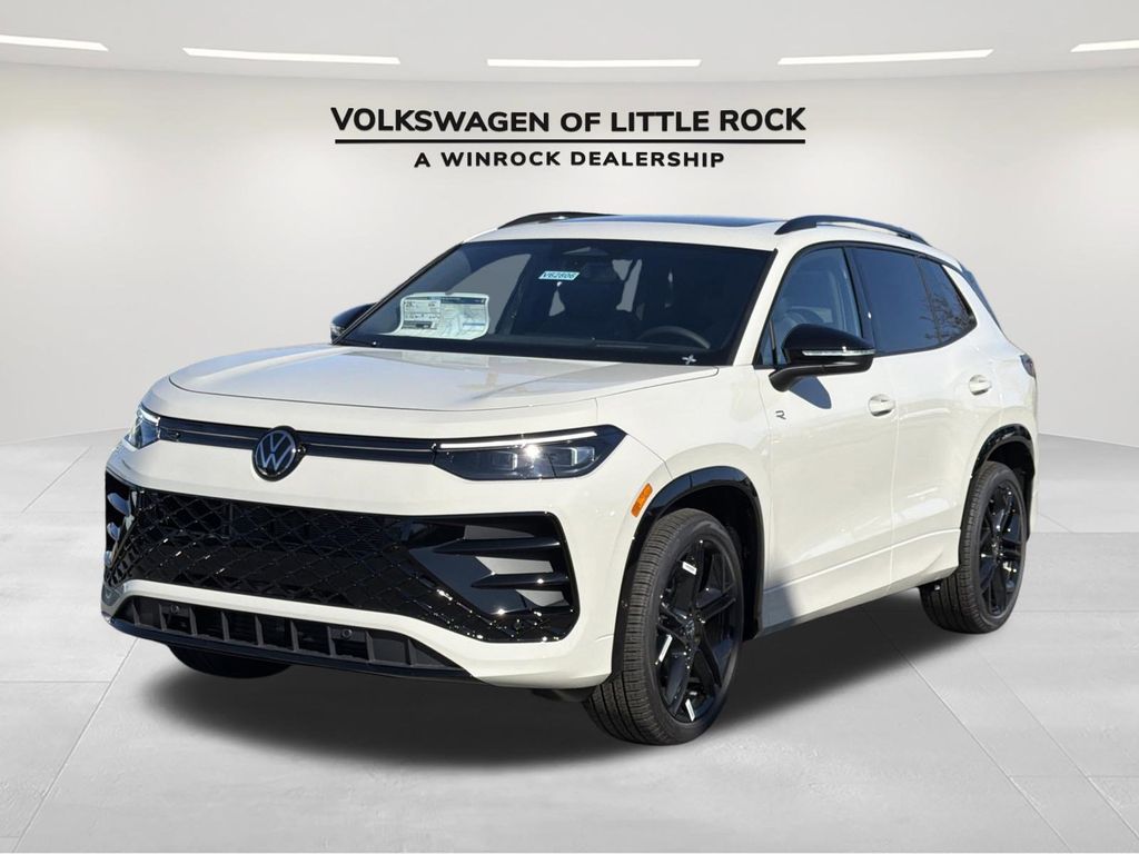 2026 Volkswagen Tiguan 2.0T SE R-Line Black's photo
