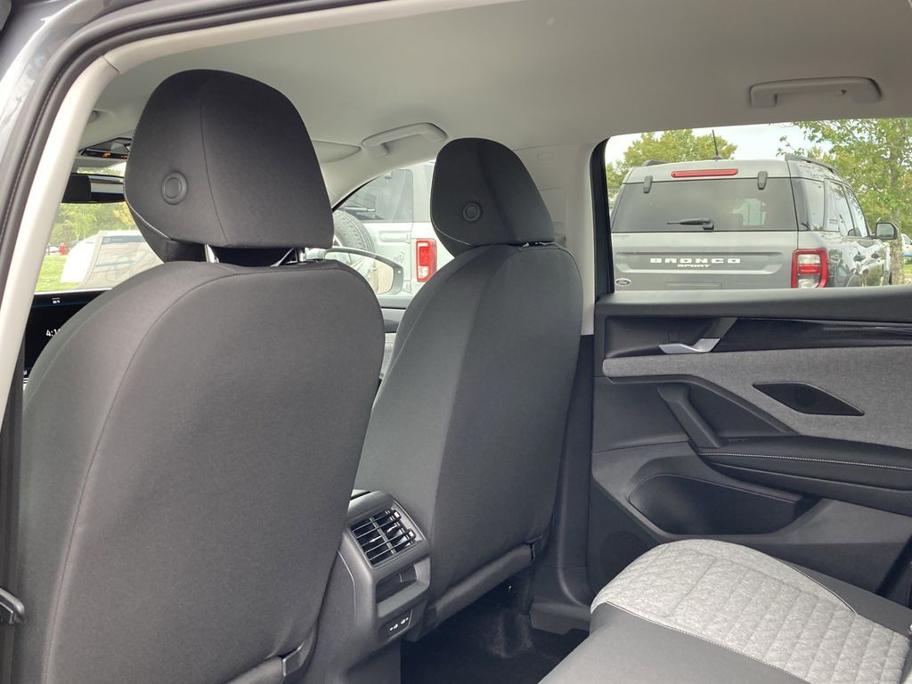 2025 Volkswagen Tiguan S - Photo 12