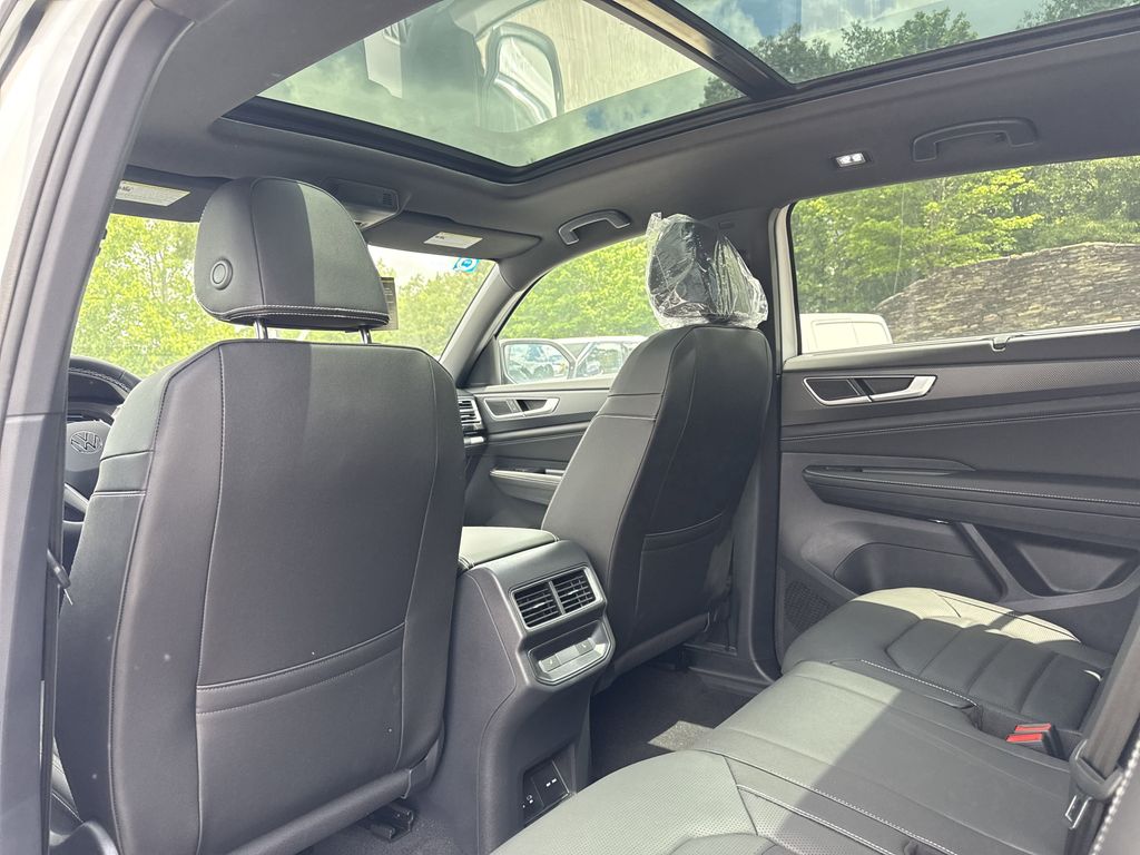 2025 Volkswagen Atlas Cross Sport SEL - Photo 13
