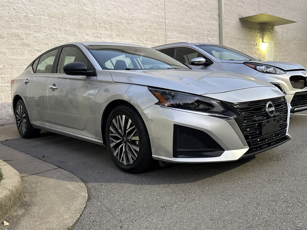 2024 Nissan Altima 2.5 SV photo 3