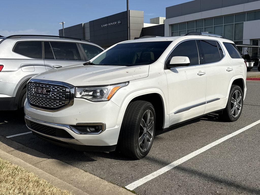 2019 GMC Acadia Denali's photo